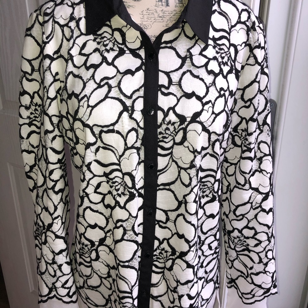 Classic black and white motif pattern tops